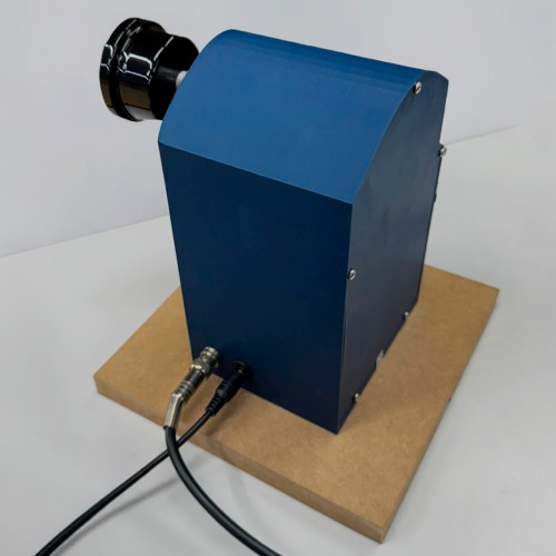 Motor com controle digital para Cura de Resina