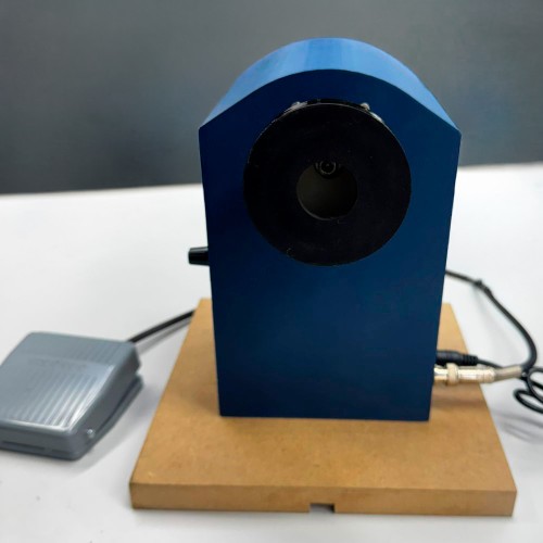 Motor com controle digital para Cura de Resina